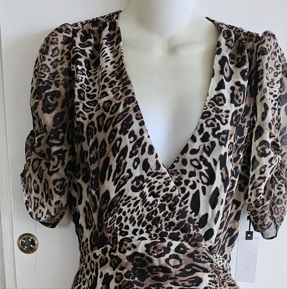 SMALL LEOPARD DRESS 👗 - Picture 1 of 14